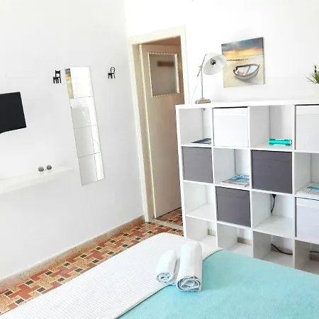 アパート With 2 Bedrooms In With Wifi 600 M From The Beach Mykonos Town